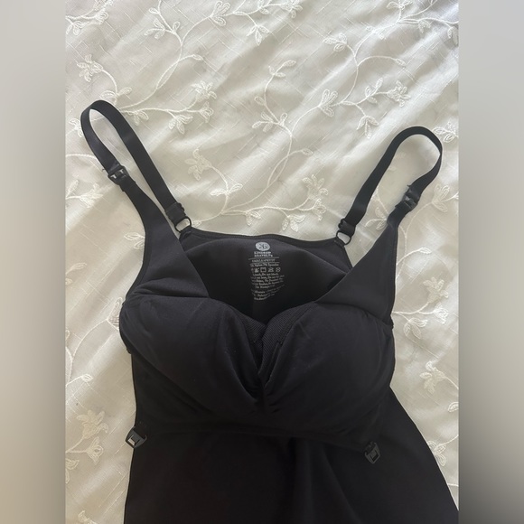 🥰 2/$25 Kindred Bravely simply sublime nursing tank - Picture 8 of 9